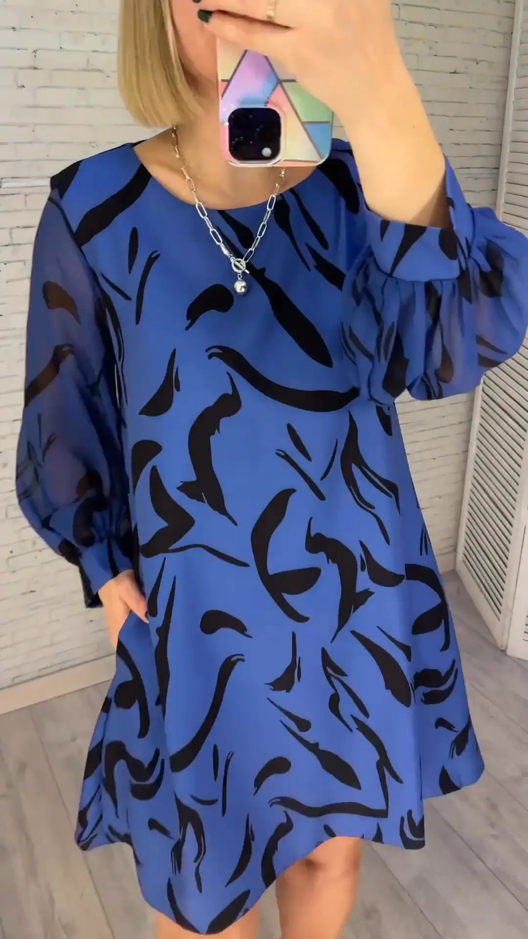 Uus triibuline stiilne kleit