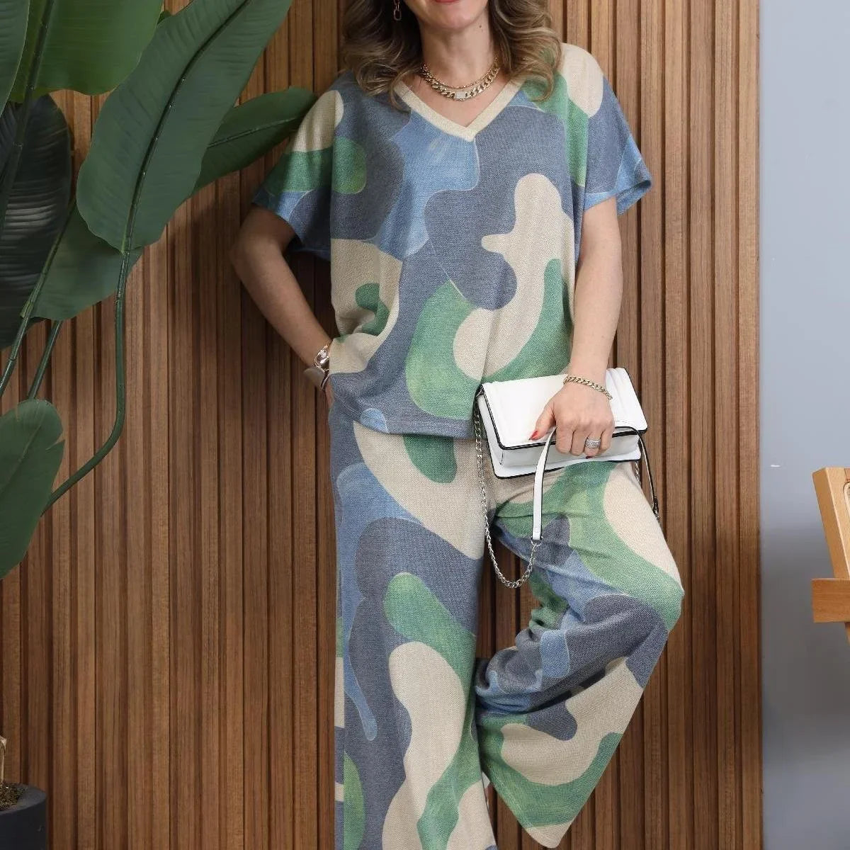 Kontrastsed värvid ülikonna ja pükste komplekt